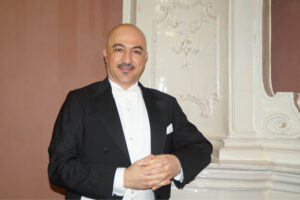 „Mehr als 15 Jahre Klassik unter Sternen – es ist unglaublich!“, zeigt sich Dirigent und musikalischer Leiter Hooman Khalatbari begeistert über die außergewöhnliche Kontinuität der Konzertreihe.